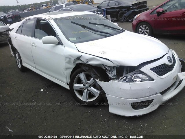 4T1BF3EK0AU558195 - 2010 TOYOTA CAMRY SE/LE/XLE 白色 照片 1