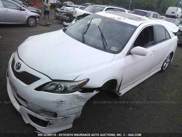 4T1BF3EK0AU558195 - 2010 TOYOTA CAMRY SE/LE/XLE 白色 照片 2