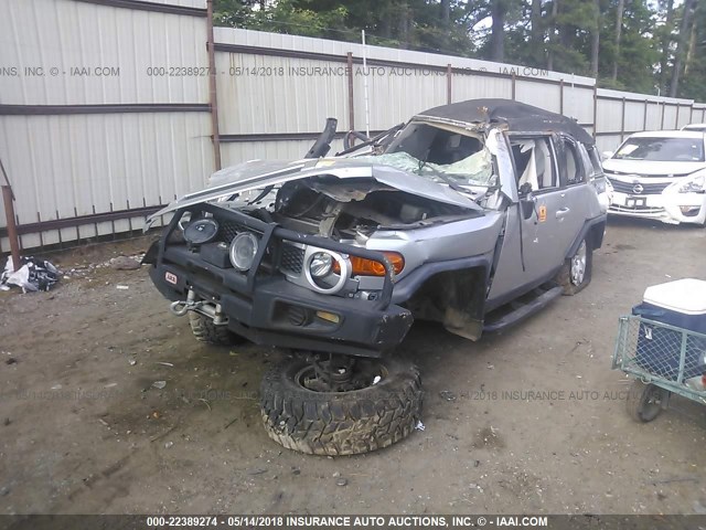 JTEBU11F870026616 - 2007 TOYOTA FJ CRUISER SILVER photo 2