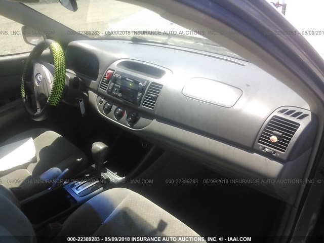 4T1BE30K53U677759 - 2003 TOYOTA CAMRY LE/XLE/SE ნაცრისფერი ფოტო 5