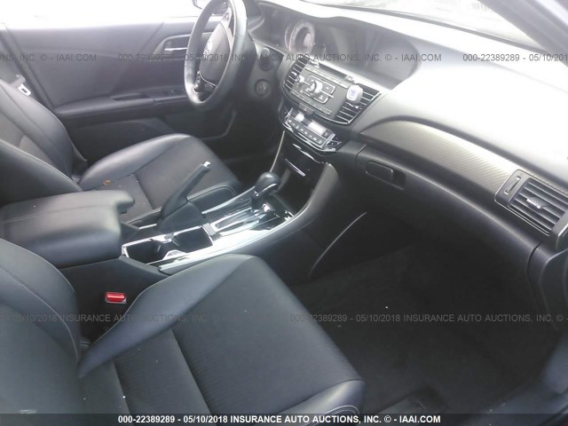 1HGCR2F53HA030991 - 2017 HONDA ACCORD SPORT 栗色 照片 5