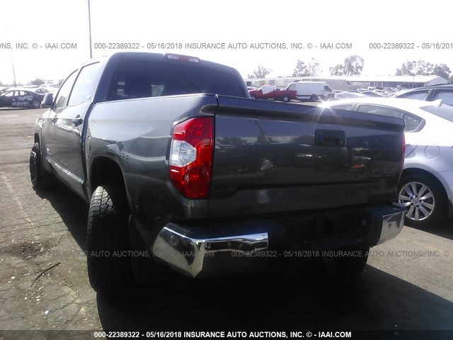 5TFEY5F13GX204918 - 2016 TOYOTA TUNDRA CREWMAX SR5 GRAY photo 3