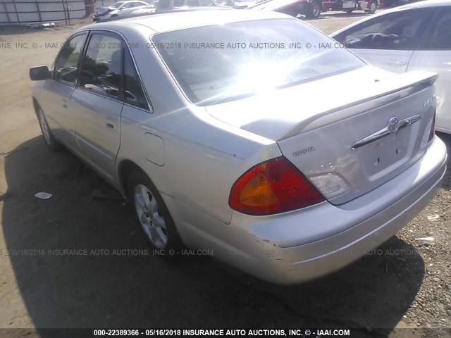 4T1BF28B02U264349 - 2002 TOYOTA AVALON XL/XLS SILVER photo 3