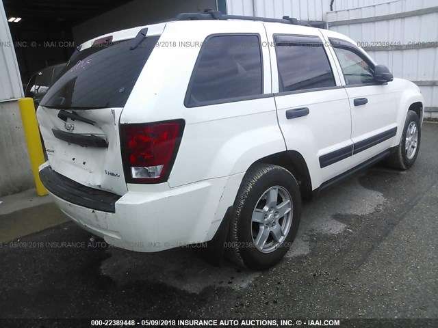 1J4GR48K45C558662 - 2005 JEEP GRAND CHEROKEE LAREDO/COLUMBIA/FREEDOM WHITE photo 4