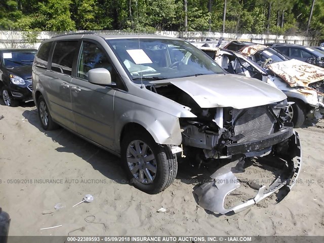 2C4RC1AG5FR697664 - 2015 CHRYSLER TOWN & COUNTRY LX GOLD photo 1
