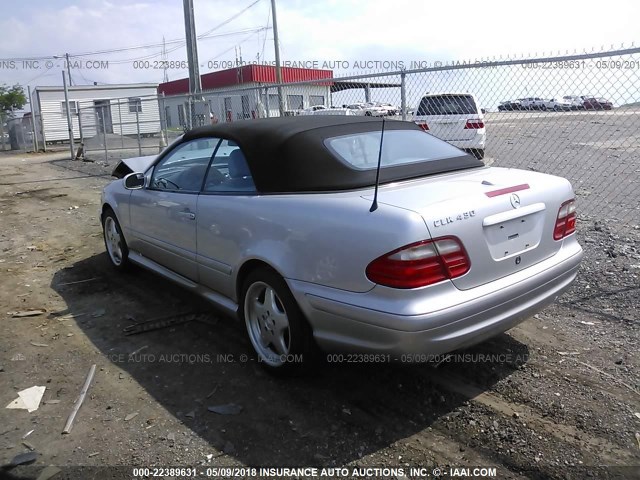 WDBLK70G01T085269 - 2001 MERCEDES-BENZ CLK 430 SILVER photo 3