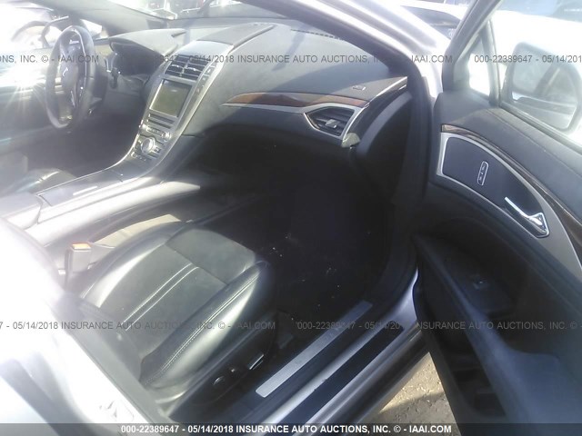 3LN6L5F99HR614413 - 2017 LINCOLN MKZ RESERVE ვერცხლისფერი ფოტო 5