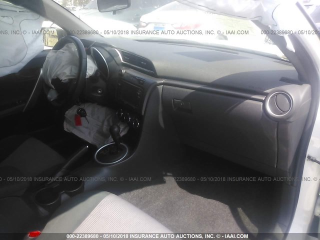JTKJF5C72E3079047 - 2014 TOYOTA SCION TC 白色 照片 5