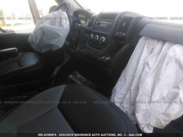 3C6TRVDG7HE540303 - 2017 RAM PROMASTER 2500 2500 HIGH WHITE photo 5