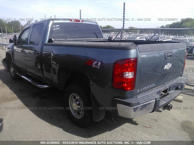 1GCHK23668F120287 - 2008 CHEVROLET SILVERADO K2500 HEAVY DUTY GRAY photo 3