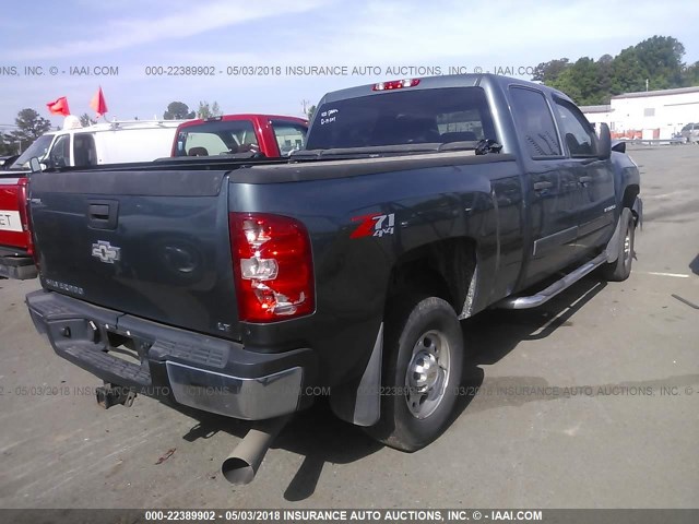 1GCHK23668F120287 - 2008 CHEVROLET SILVERADO K2500 HEAVY DUTY GRAY photo 4