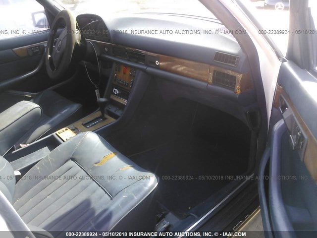 WDBCA39D7JA422732 - 1988 MERCEDES-BENZ 560 SEL WHITE photo 5