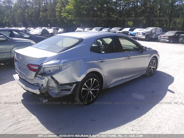 JTNB11HK3J3034205 - 2018 TOYOTA CAMRY L/LE/XLE/SE/XSE SILVER photo 4