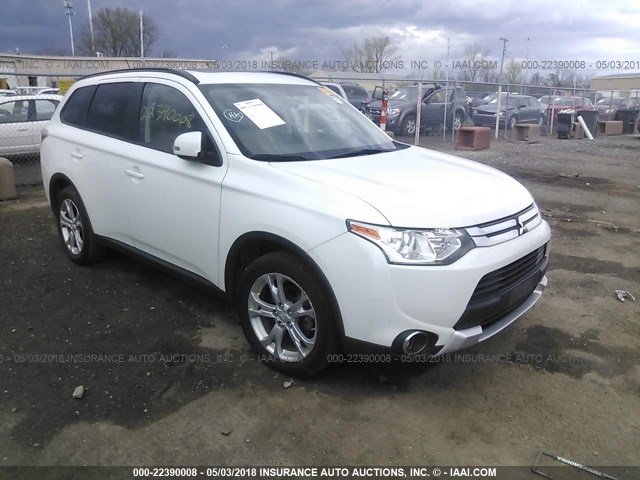 JA4AZ3A31FZ013116 - 2015 MITSUBISHI OUTLANDER SE WHITE photo 1