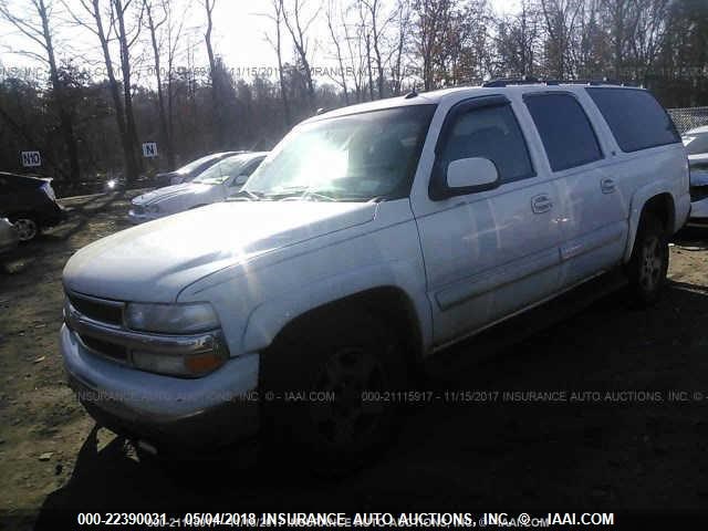 3GNFK16Z55G282419 - 2005 CHEVROLET SUBURBAN K1500 WHITE photo 2