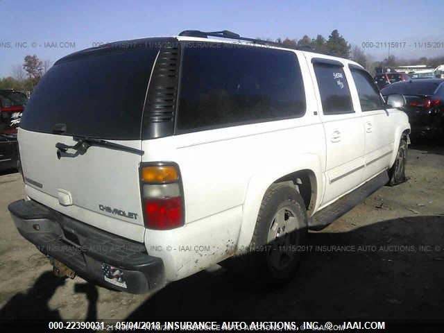 3GNFK16Z55G282419 - 2005 CHEVROLET SUBURBAN K1500 WHITE photo 4