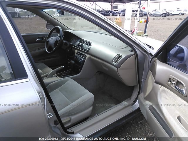 JHMCD5639VC016122 - 1997 HONDA ACCORD LX/EX SILVER photo 5