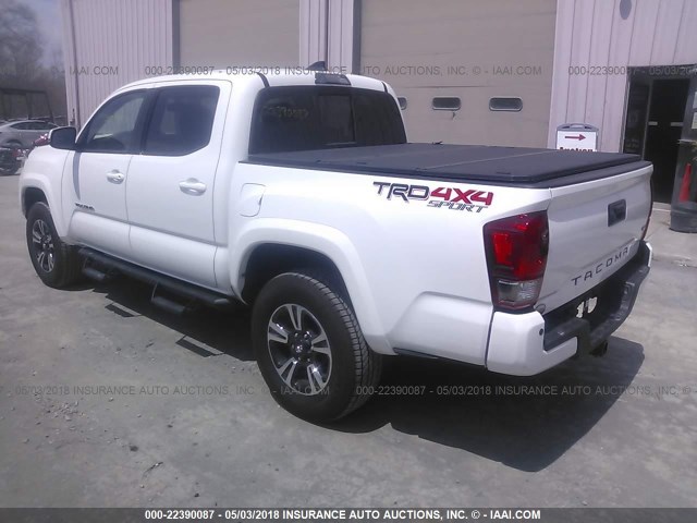 3TMCZ5AN4HM074413 - 2017 TOYOTA TACOMA DBL CAB/SR/TRDSPT/OR/PRO თეთრი ფოტო 3