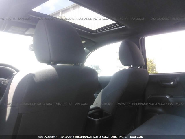 3TMCZ5AN4HM074413 - 2017 TOYOTA TACOMA DBL CAB/SR/TRDSPT/OR/PRO თეთრი ფოტო 8