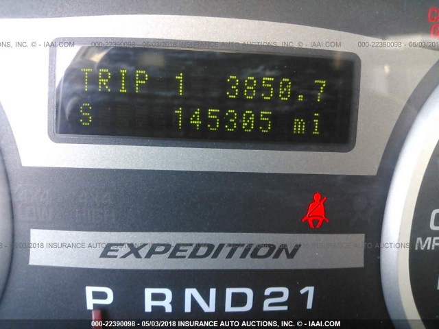 1FMFU16585LA40500 - 2005 FORD EXPEDITION XLT ვერცხლისფერი ფოტო 7