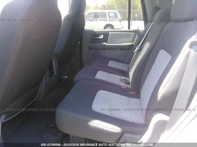 1FMFU16585LA40500 - 2005 FORD EXPEDITION XLT ვერცხლისფერი ფოტო 8