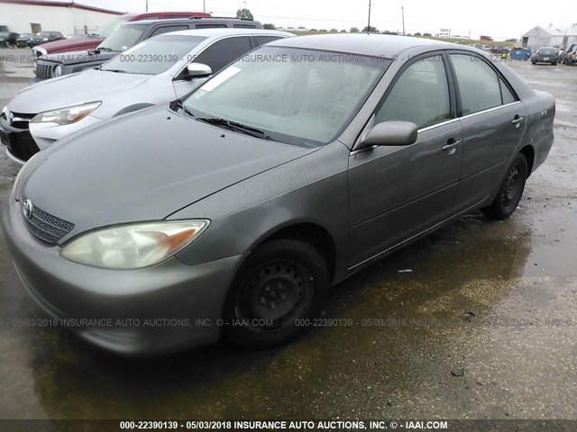 JTDBE32K720080443 - 2002 TOYOTA CAMRY LE/XLE/SE BROWN photo 2