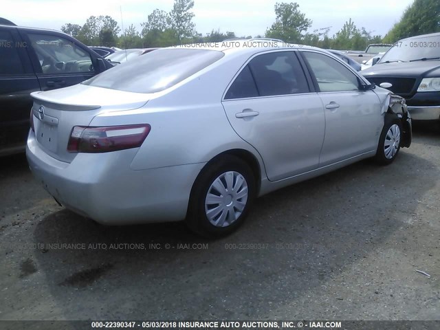 4T4BE46K88R017872 - 2008 TOYOTA CAMRY CE/LE/XLE/SE SILVER photo 4