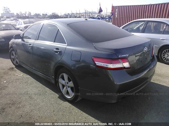 4T1BF3EK1AU102383 - 2010 TOYOTA CAMRY SE/LE/XLE 灰色 照片 3