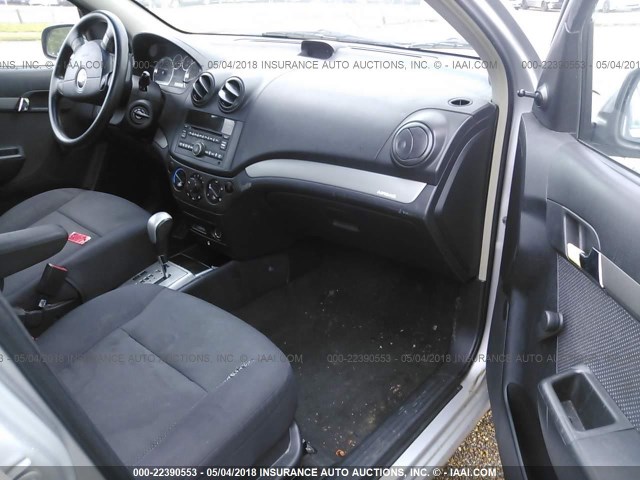 KL1TD56E99B657194 - 2009 CHEVROLET AVEO LS/LT 银色 照片 5
