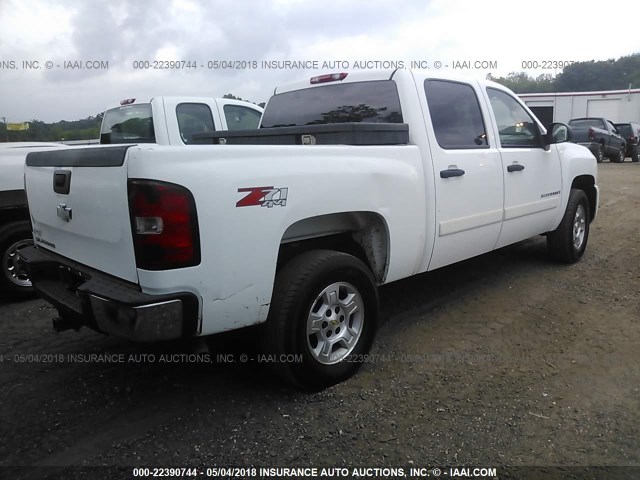 3GCEK13M47G534922 - 2007 CHEVROLET SILVERADO K1500 CREW CAB WHITE photo 4