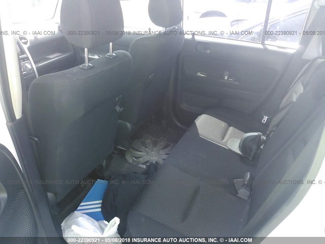 JTLKT334354007819 - 2005 TOYOTA SCION XB თეთრი ფოტო 8