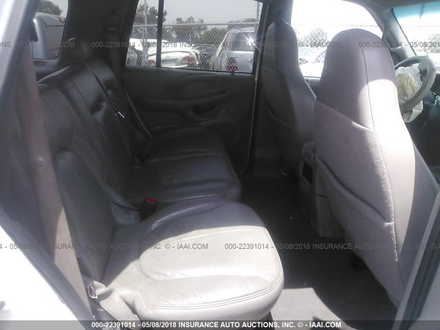 1FMRU15L1YLA69256 - 2000 FORD EXPEDITION XLT WHITE photo 8