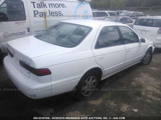 JT2BF22K2X0196589 - 1999 TOYOTA CAMRY LE/XLE თეთრი ფოტო 4
