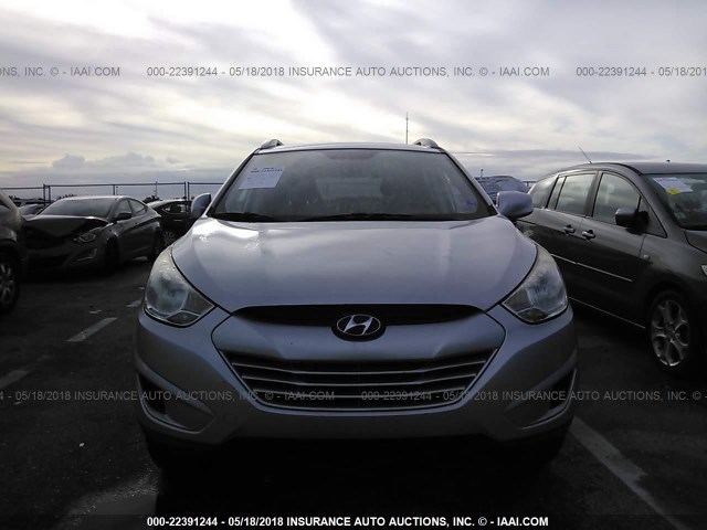 KM8JU3AC0AU017812 - 2010 HYUNDAI TUCSON GLS/LIMITED SILVER photo 6