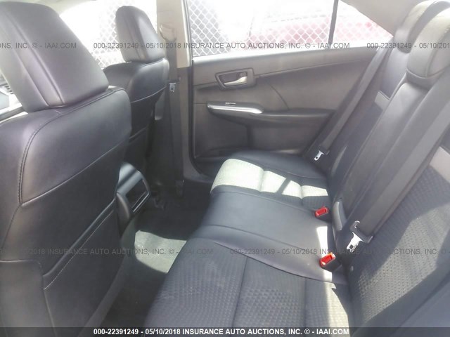 4T1BF1FK1EU341375 - 2014 TOYOTA CAMRY L/SE/LE/XLE ნაცრისფერი ფოტო 8