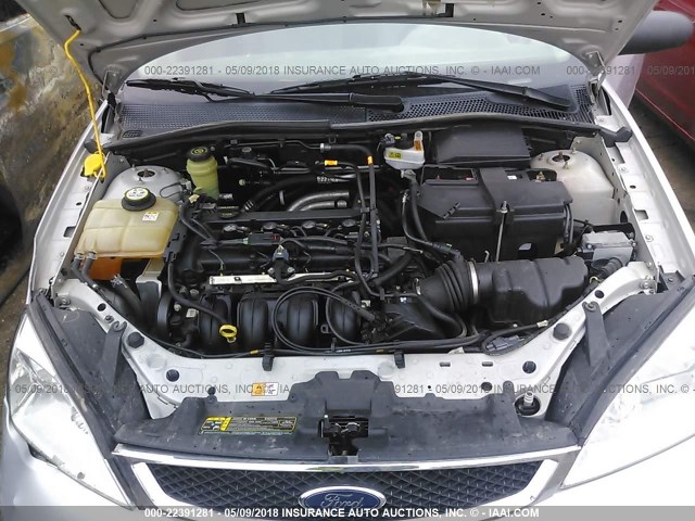 1FAFP36N56W102335 - 2006 FORD FOCUS ZXW SILVER photo 10