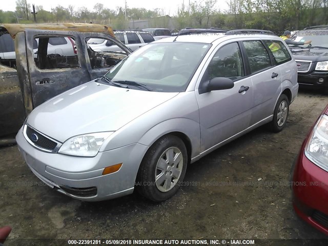 1FAFP36N56W102335 - 2006 FORD FOCUS ZXW SILVER photo 2