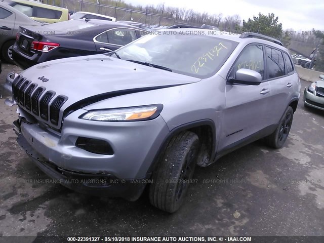 1C4PJMCB9JD576034 - 2018 JEEP CHEROKEE LATITUDE Күміс фото 2