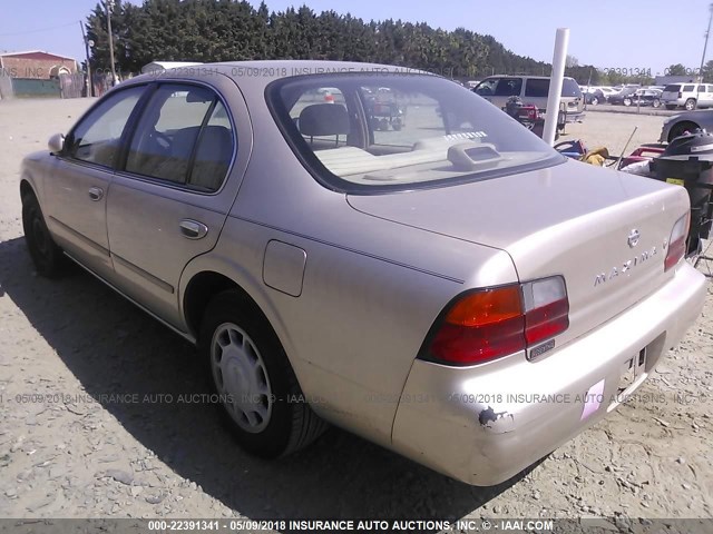 JN1CA21D1ST012735 - 1995 NISSAN MAXIMA GLE/GXE/SE GOLD photo 3