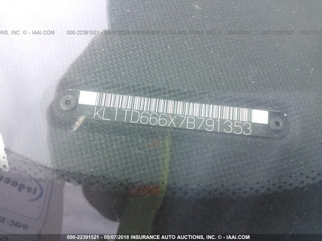 KL1TD666X7B791353 - 2007 CHEVROLET AVEO LS WHITE photo 9