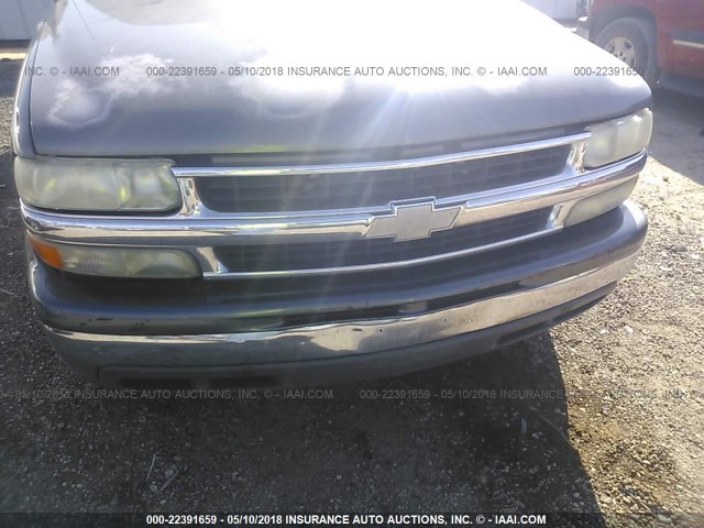 1GNEC13T71J130174 - 2001 CHEVROLET TAHOE C1500 GRAY photo 6