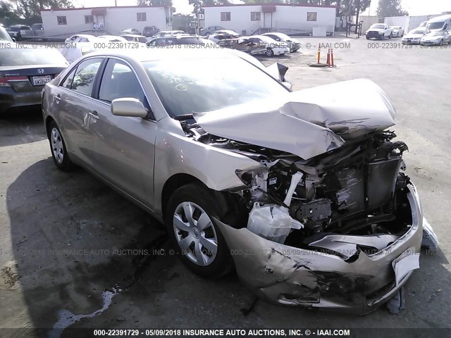 4T1BK46K17U026107 - 2007 TOYOTA CAMRY NEW GENERAT LE/XLE/SE GOLD photo 1