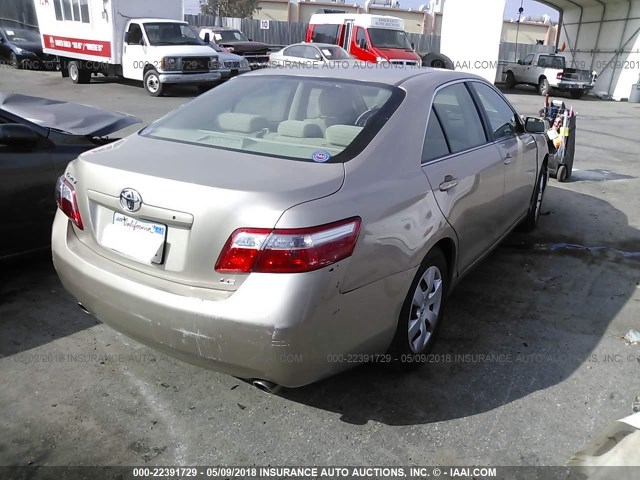 4T1BK46K17U026107 - 2007 TOYOTA CAMRY NEW GENERAT LE/XLE/SE GOLD photo 4