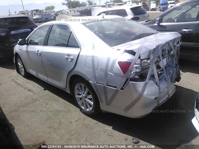 4T1BD1FK0CU013240 - 2012 TOYOTA CAMRY HYBRID/LE/XLE SILVER photo 3