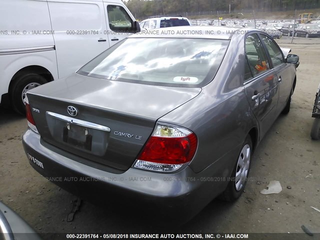 4T1BE32K75U513834 - 2005 TOYOTA CAMRY LE/XLE/SE ნაცრისფერი ფოტო 4