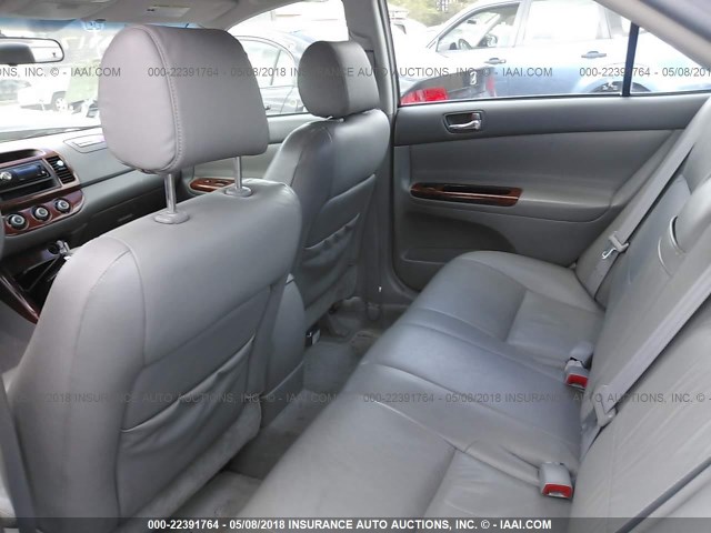 4T1BE32K75U513834 - 2005 TOYOTA CAMRY LE/XLE/SE ნაცრისფერი ფოტო 8