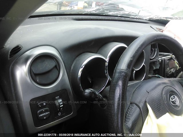 2T1KR32E05C366854 - 2005 TOYOTA COROLLA MATRIX XR BLACK photo 7