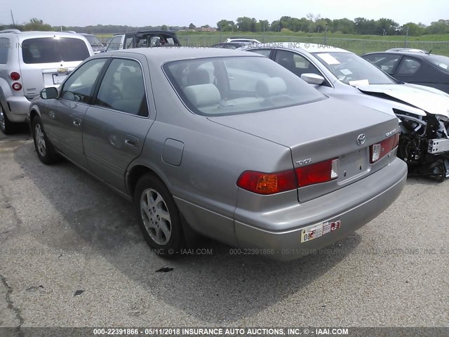 JT2BF22K710336403 - 2001 TOYOTA CAMRY CE/LE/XLE BEIGE photo 3