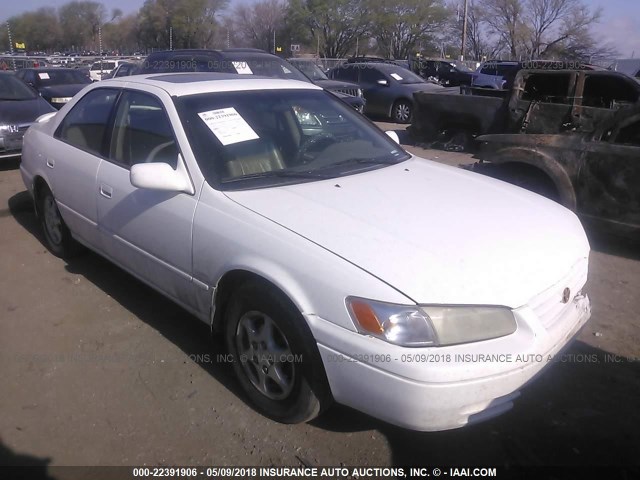 4T1BG28K7WU377458 - 1998 TOYOTA CAMRY CE/LE/XLE 白色 照片 1