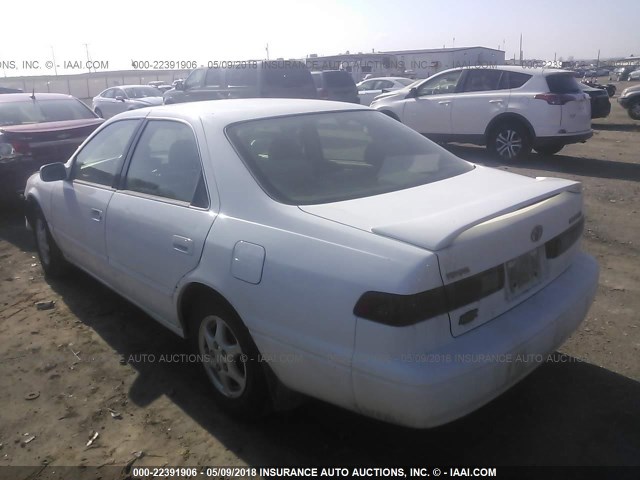 4T1BG28K7WU377458 - 1998 TOYOTA CAMRY CE/LE/XLE 白色 照片 3
